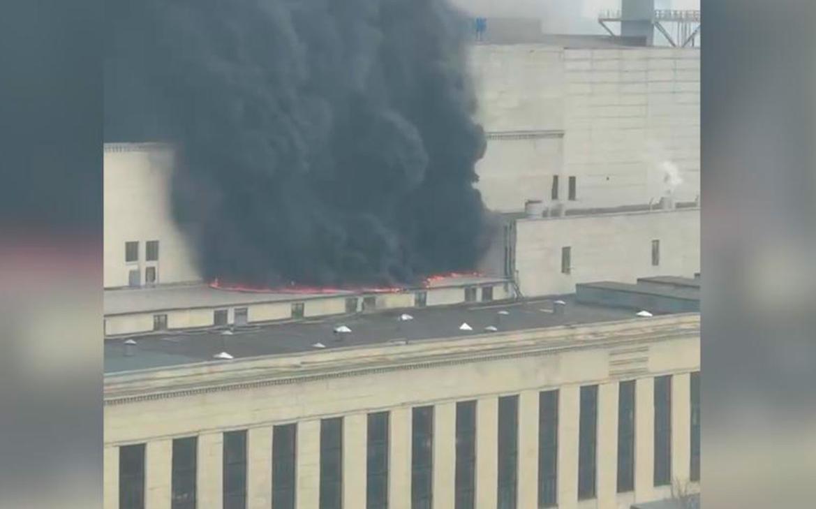 Пожар на территории ТЭЦ на северо-западе Москвы. Видео