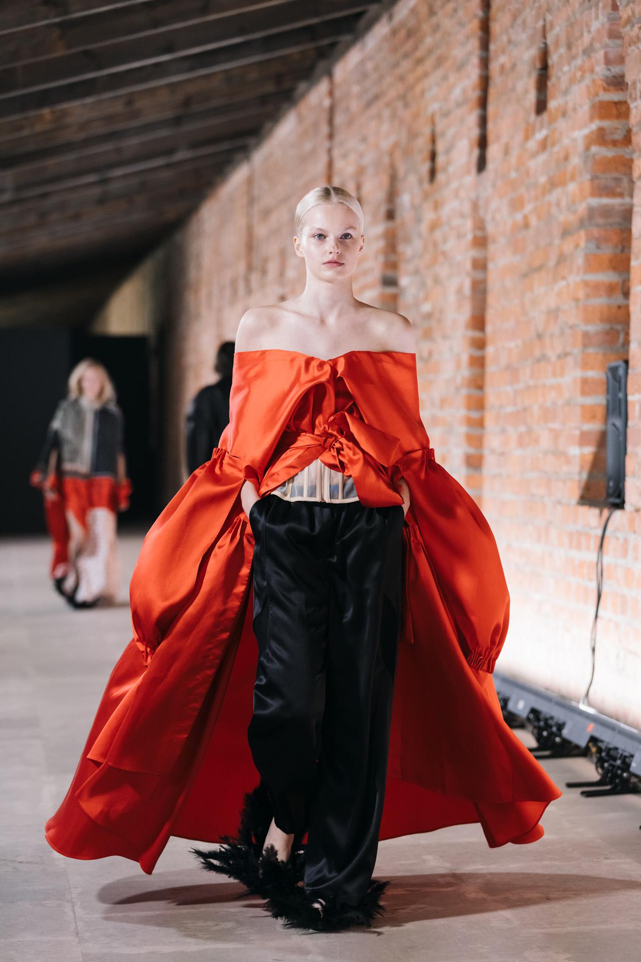 Показ Alena Akhmadullina