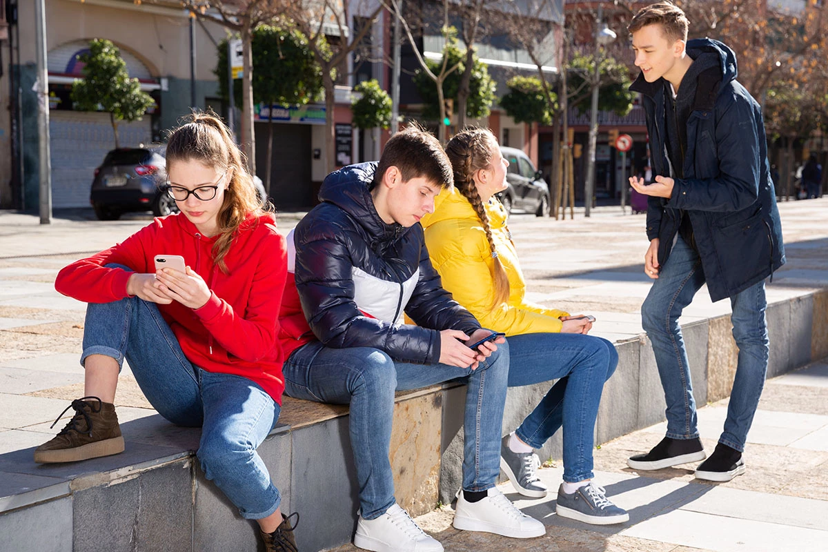 Девиантное поведение чаще всего проявляется в подростковом возрасте