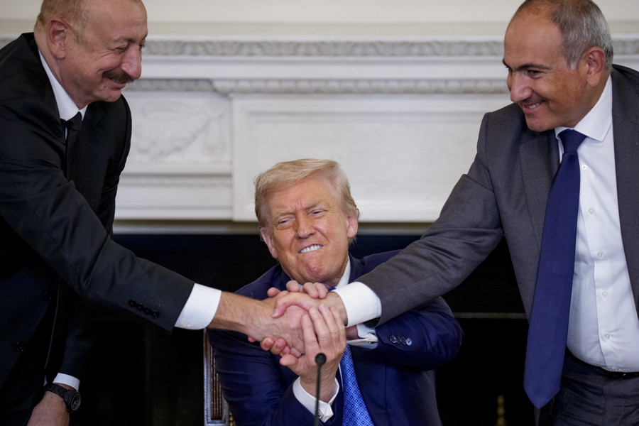 8 августа премьер-министр Армении Никол Пашинян и президент Азербайджана Ильхам Алиев при посредничестве Вашингтона парафировали соглашение об установлении мира между двумя странами.