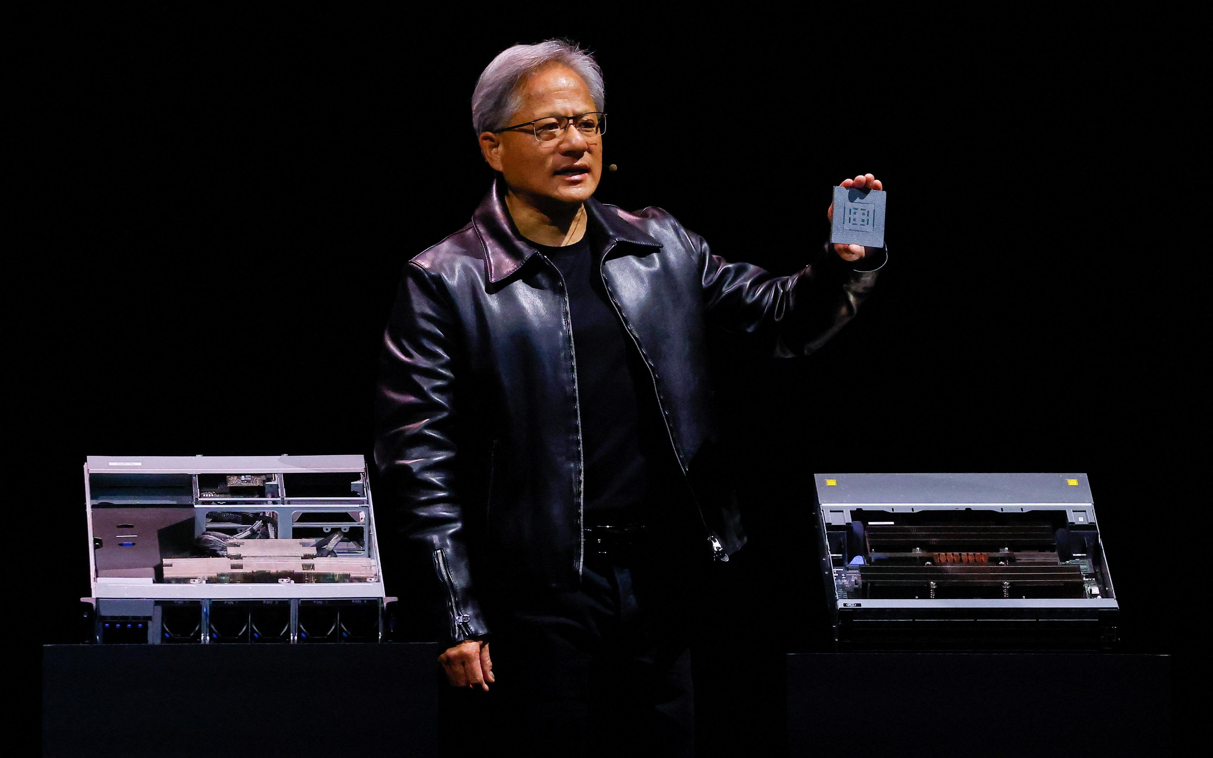 Глава NVIDIA Дженсен Хуанг на выставке информационных технологий Computex 2023