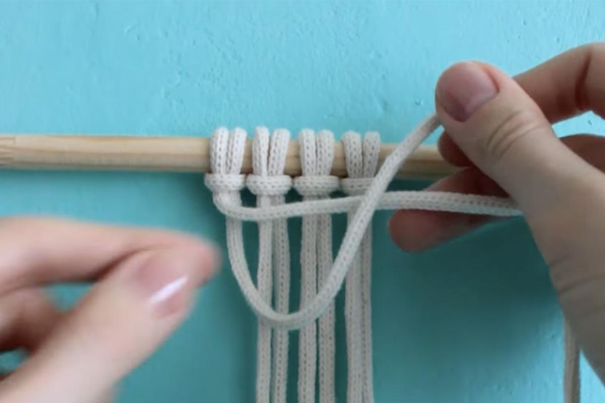 Полуштыки часто комибинируют с другими узлами для создания интересного узор