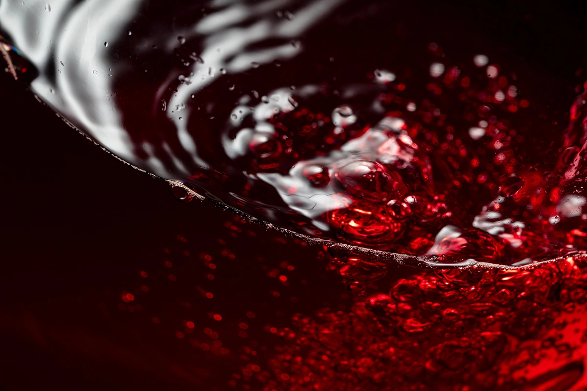 Этикетки с легендой: 10 историй о создании этикеток российского вина