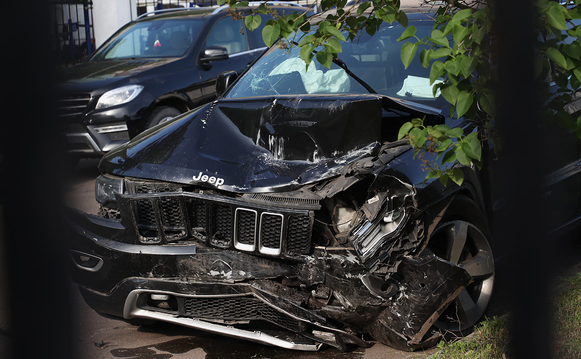 Автомобиль Jeep Grand Cherokee актера Михаила Ефремова&nbsp;на стоянке УВД по ЦАО главного управления МВД России по Москве
