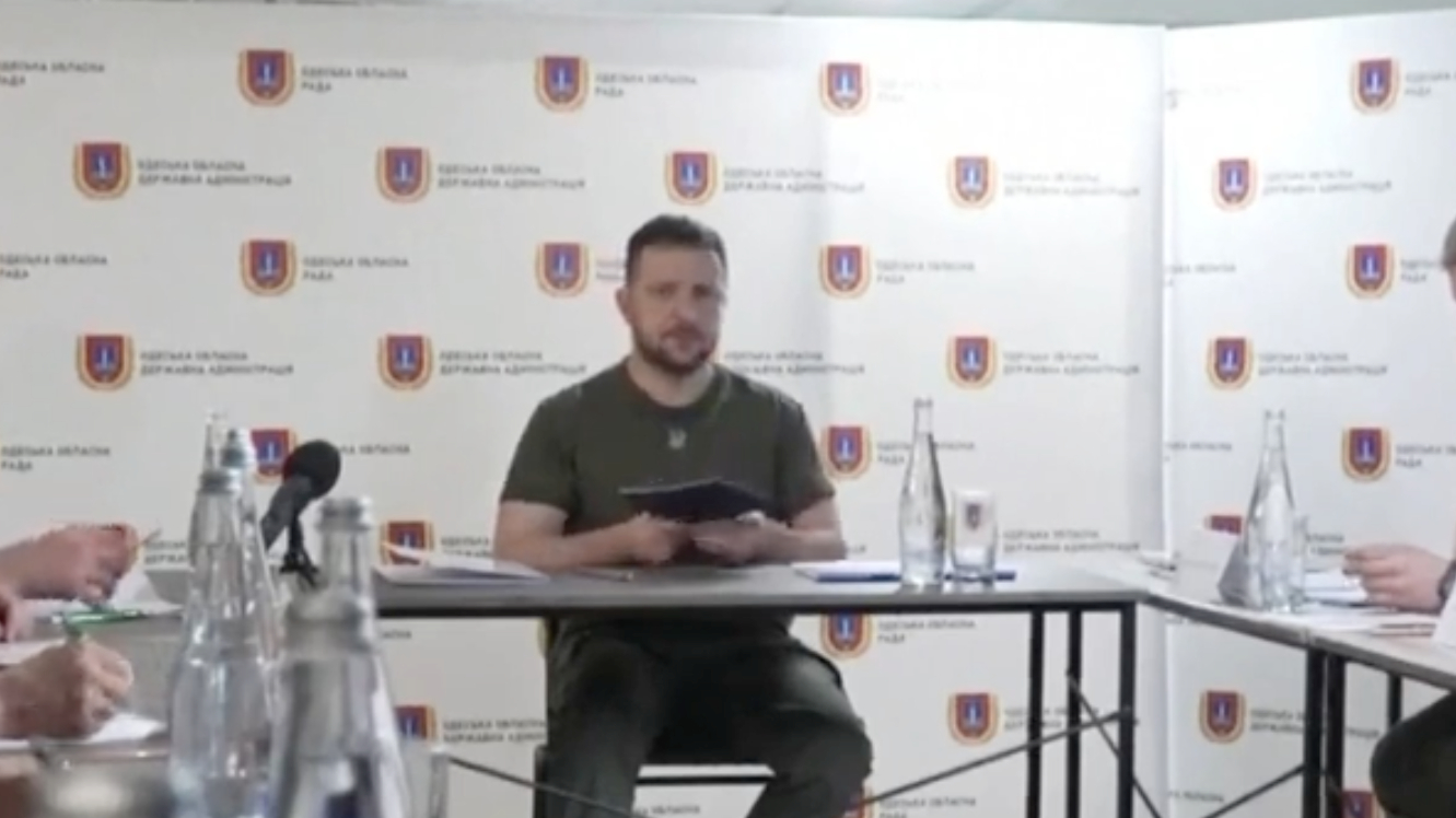 Зеленский объяснил увольнение глав СБУ и ГП связями силовиков с Россией