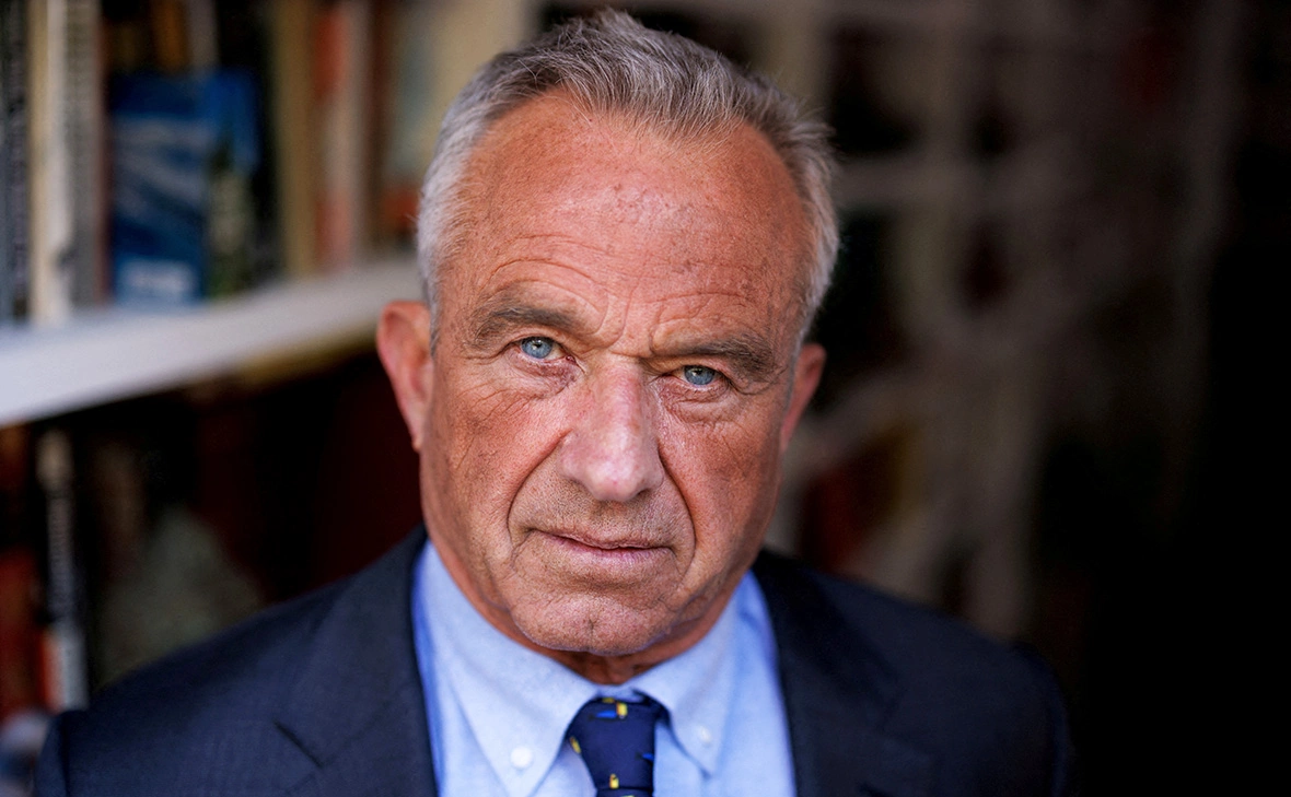 Mike Blake / File Photo / Reuters