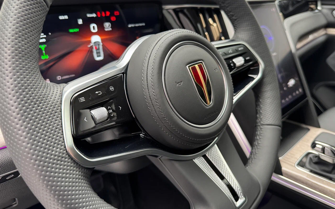 Hongqi HS7