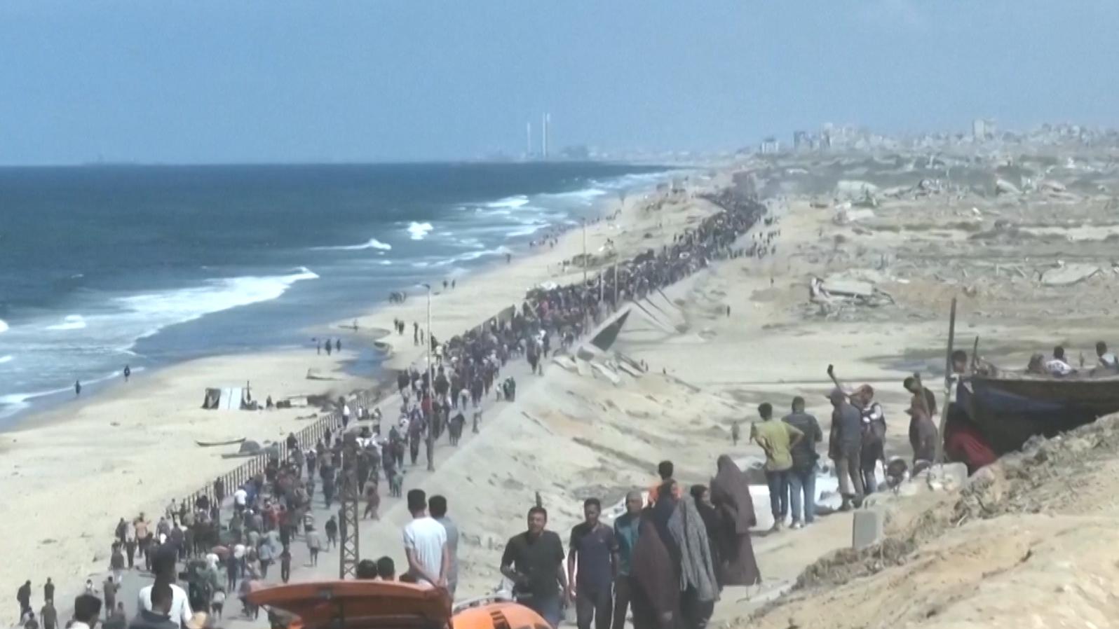 Палестинцы начали возвращаться в свои дома после прекращения огня. Видео
