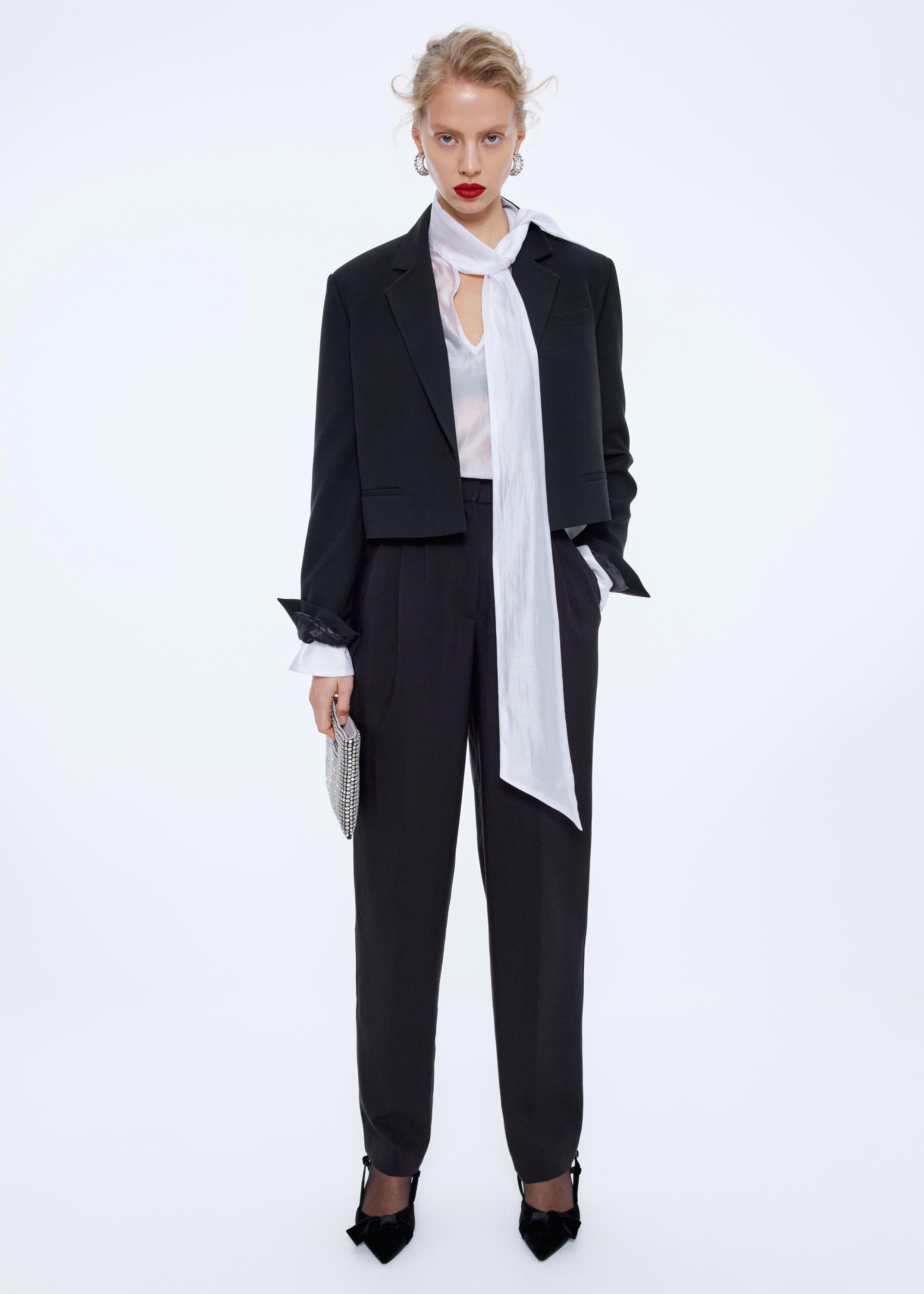 Жакет, Sela, 5799 руб; брюки, Sela, 3599 руб.