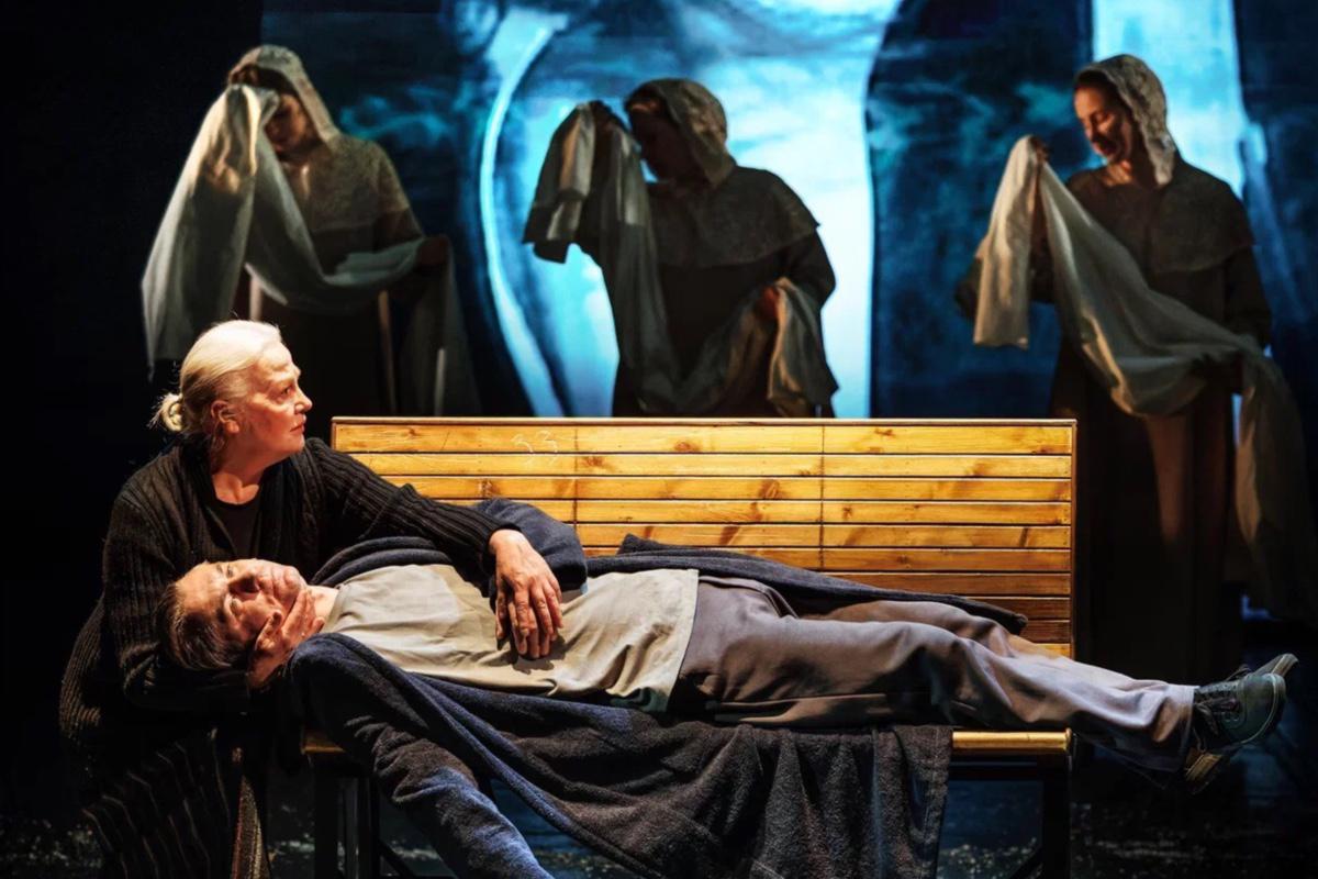 Премьера спектакля «Утренний предшественник» Романа Михайлова на сцене БДТ имени Товстоногова