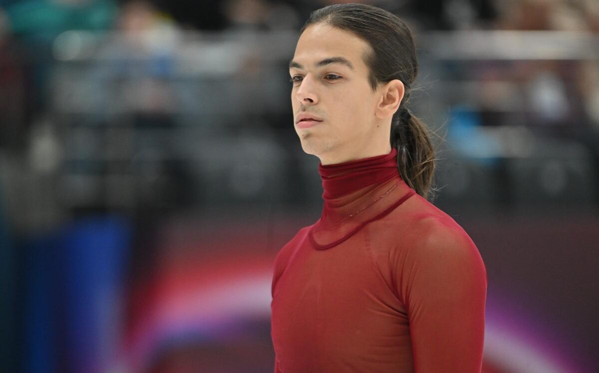 Фигурист Гуменник выиграл короткую программу на Гран-при в Красноярске