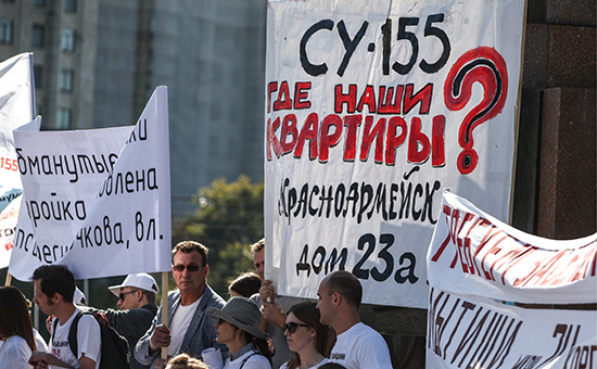 Участники митинга пострадавших от&nbsp;ГК &laquo;СУ-155&raquo; пайщиков и&nbsp;дольщиков Москвы и&nbsp;Подмосковья на&nbsp;площади Яузских ворот, 2015 год