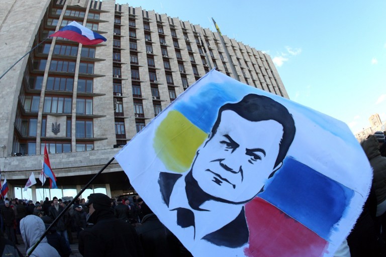 В Донецке и Луганске демонстранты взяли штурмом административные здания
