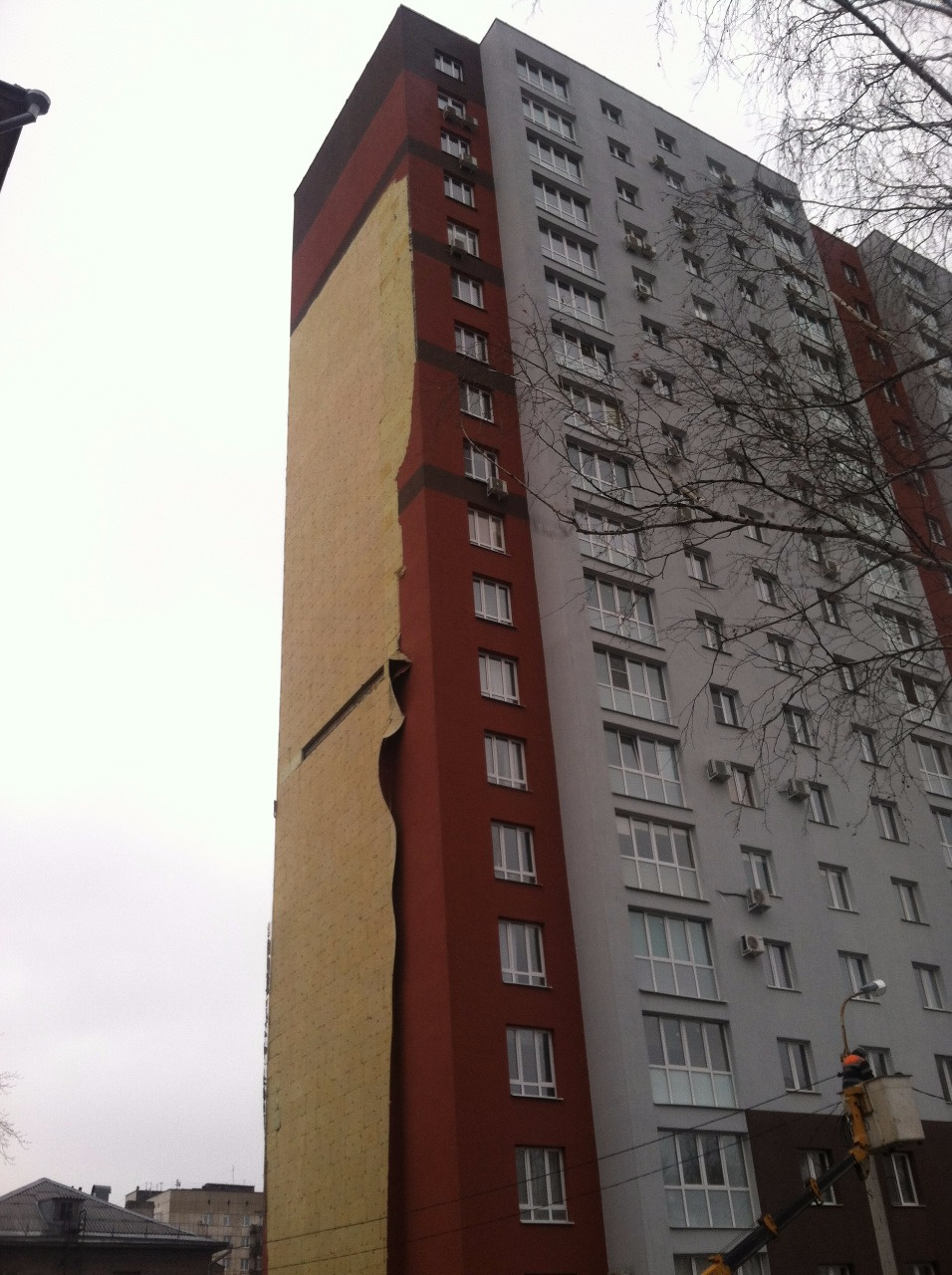 В Уфе из-за некачественных стройматериалов обрушился фасад многоэтажки