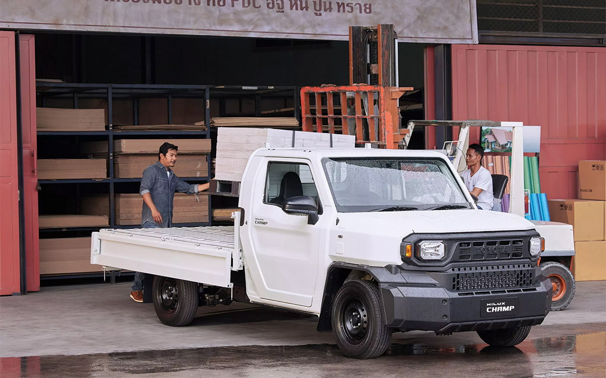 Toyota показала мини-грузовик Hilux Champ в стиле Land Cruiser :: Autonews