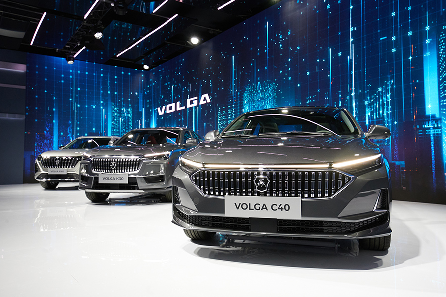 Автомобили Volga K40, Volga K30 и Volga C40 (слева направо)