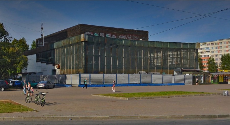 Здание бывшего кинотеатра &laquo;Слава&raquo; в Санкт-Петербурге