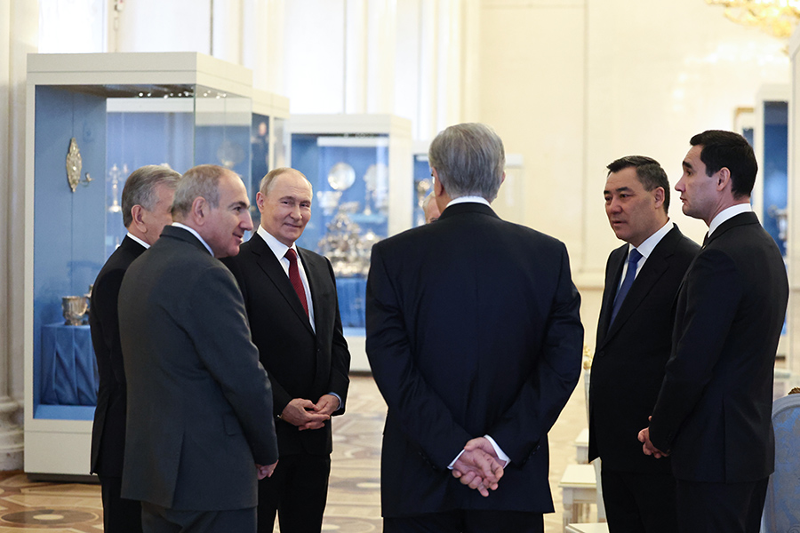 Местом встречи стал&nbsp;Александровский&nbsp;зал&nbsp;Зимнего дворца, посвященный&nbsp;памяти императора Александра I и Отечественной войне 1812 года.