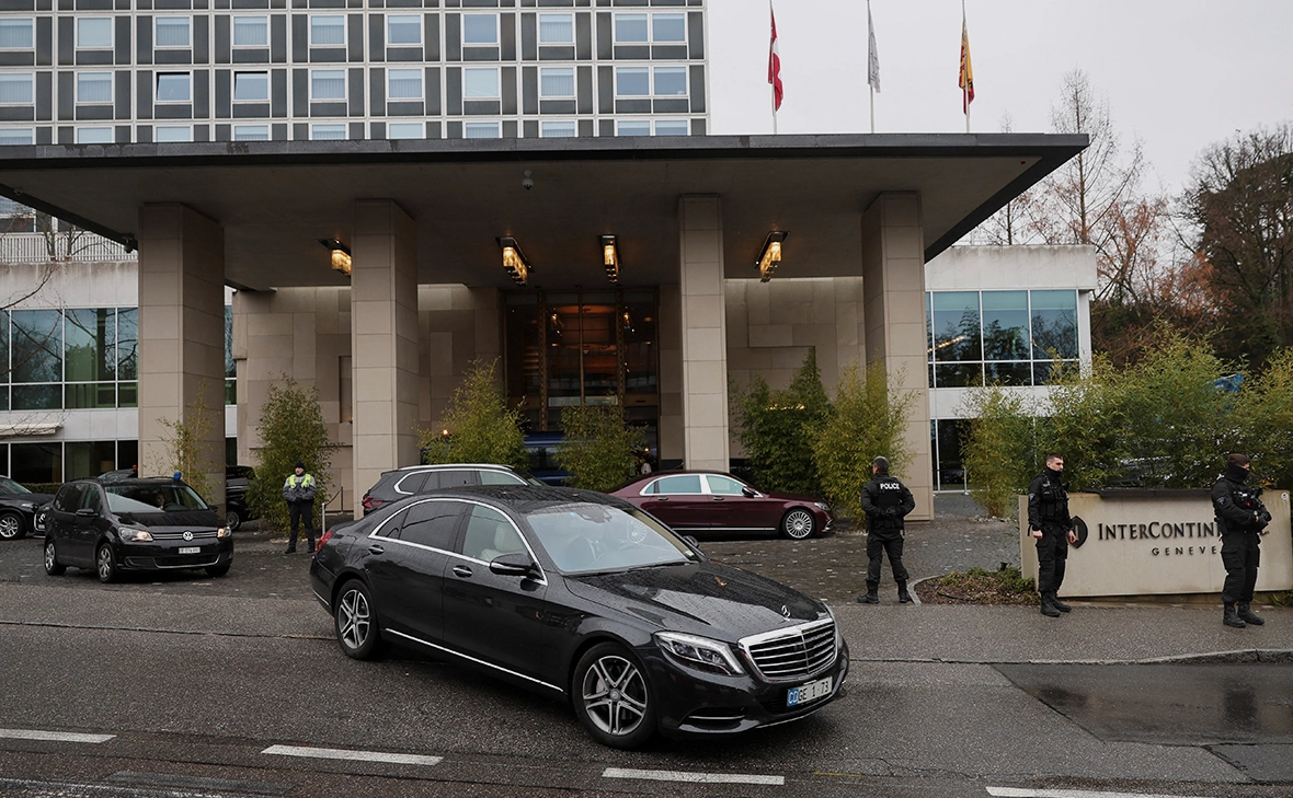 Pierre Albouy / Reuters