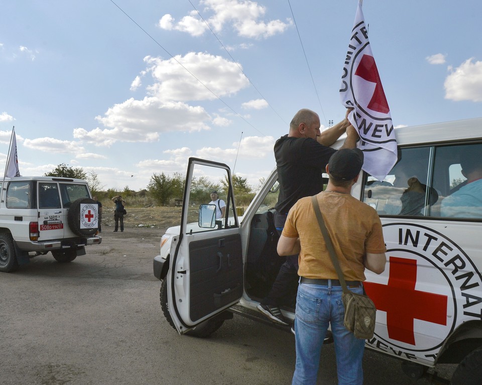 Автоколонна с гуманитарной помощью для жителей юго-востока Украины 