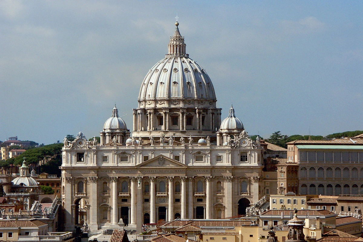 Собор Святого Петра в Ватикане &mdash; самый знаменитый и посещаемый католический собор в мире