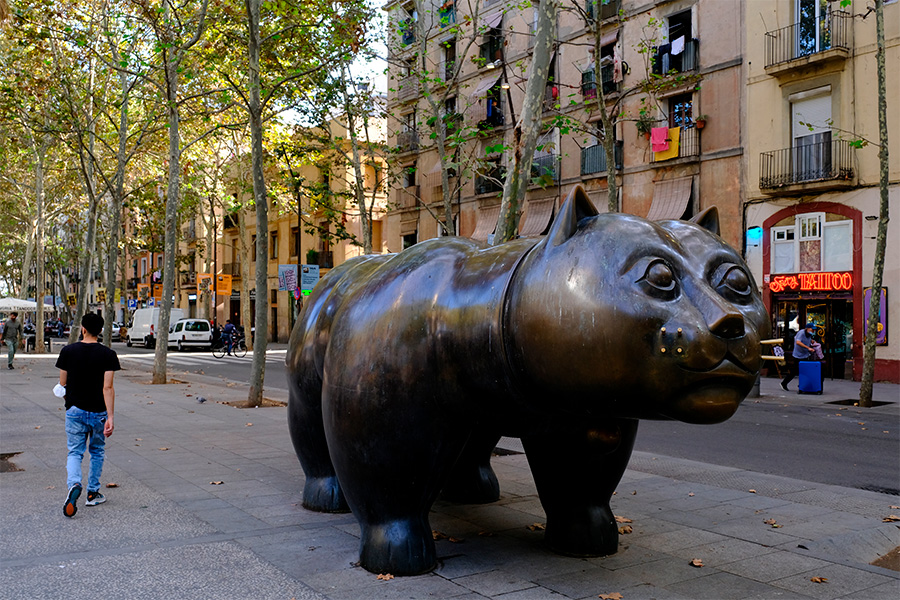 Скульптура &laquo;Кот&raquo;, Барселона, Испания