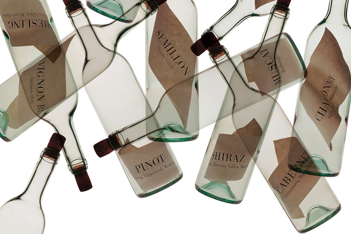 В сезон путешествий миллионы путешественников снова поднимутся в небо, многие захотят привезти с собой сувениры из новых стран, в том числе алкоголь