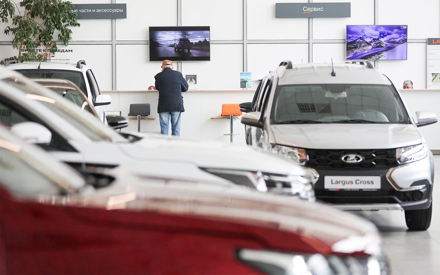 Когда выгоднее покупать новую машину в 2026 году. Ответ главы «Автостата»