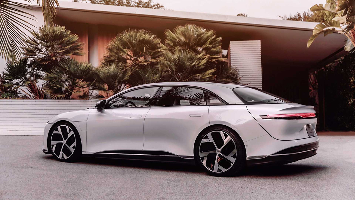 Lucid Motors выпустил электромобиль с самым большим запасом хода