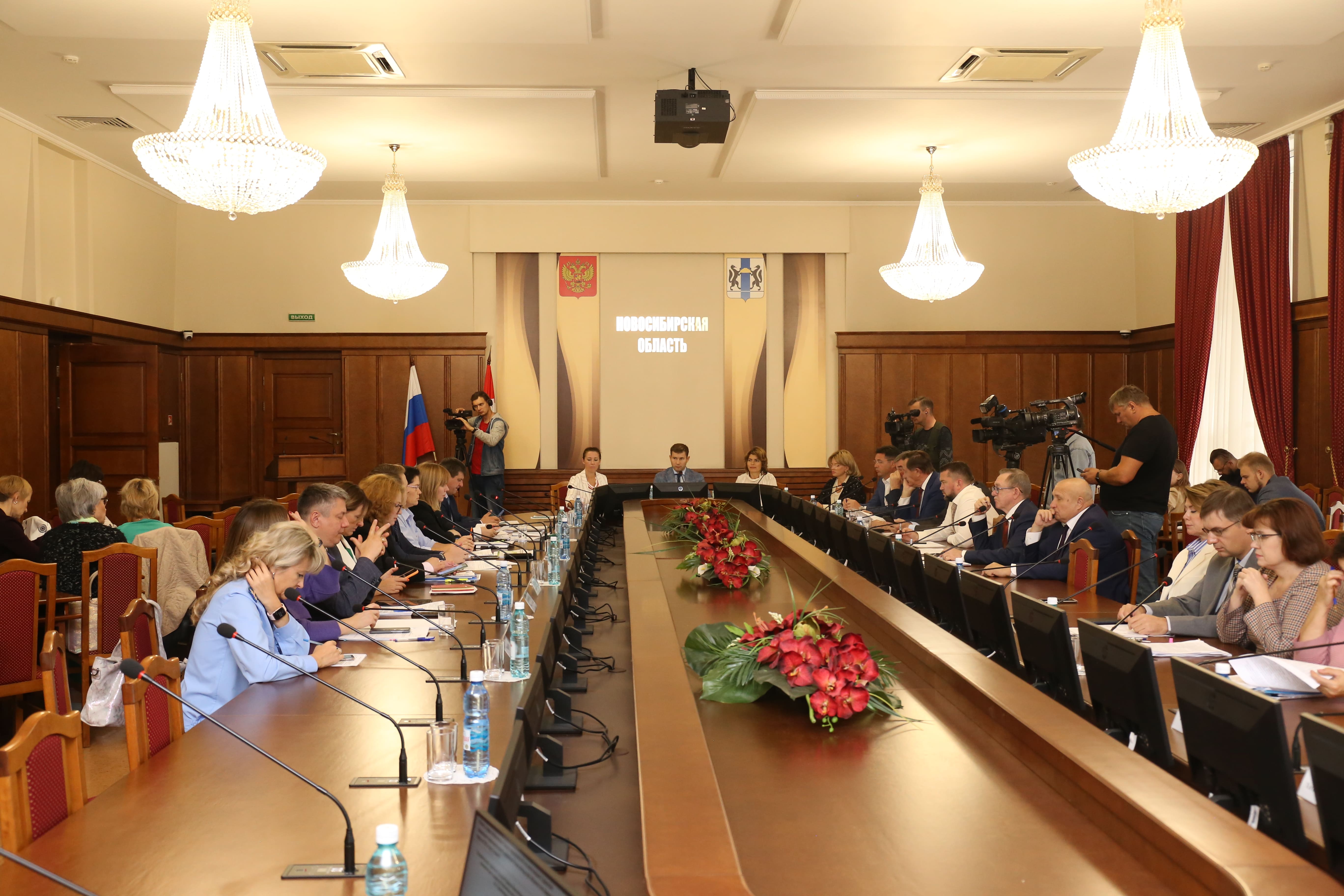 Фото: пресс-служба Заксобрания Новосибирской области