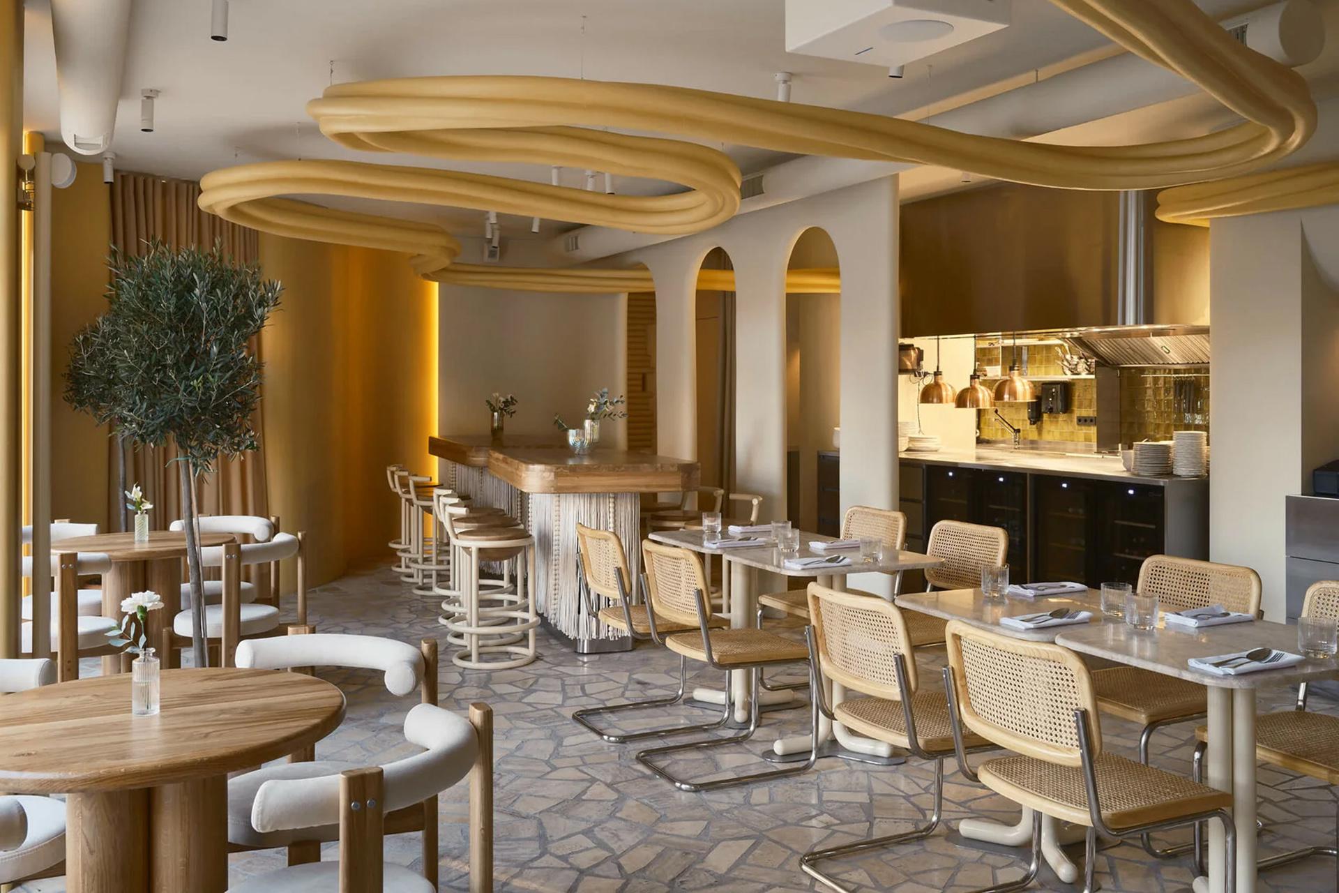 Интерьер ресторана Tutto Osteria