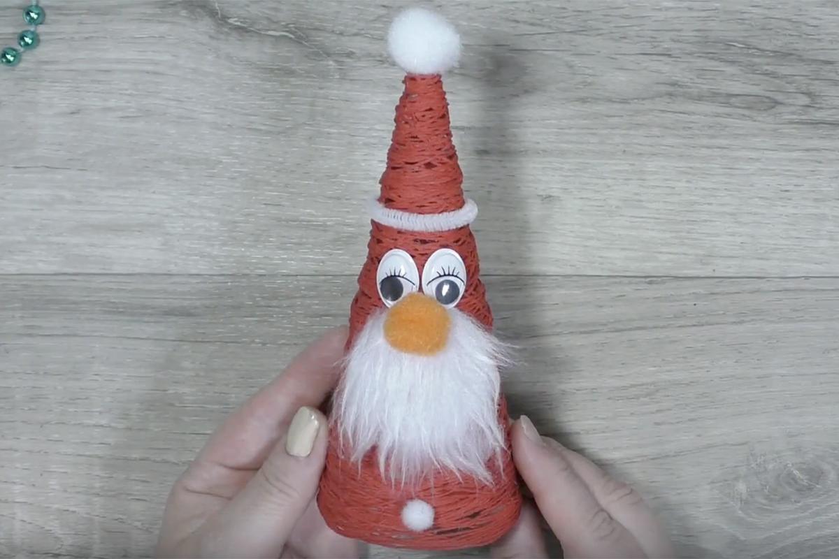 Как сделать новогоднего гнома из ниток