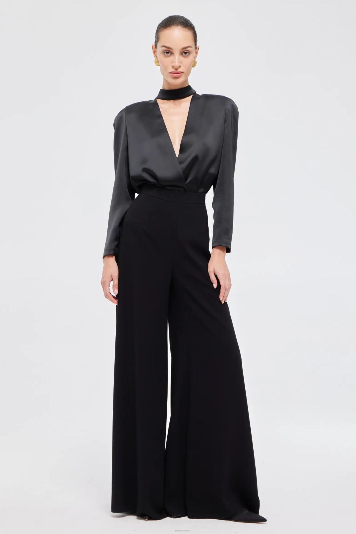 Брюки&nbsp;Sashaskvo, 36 000 руб. (skvoshop.ru)