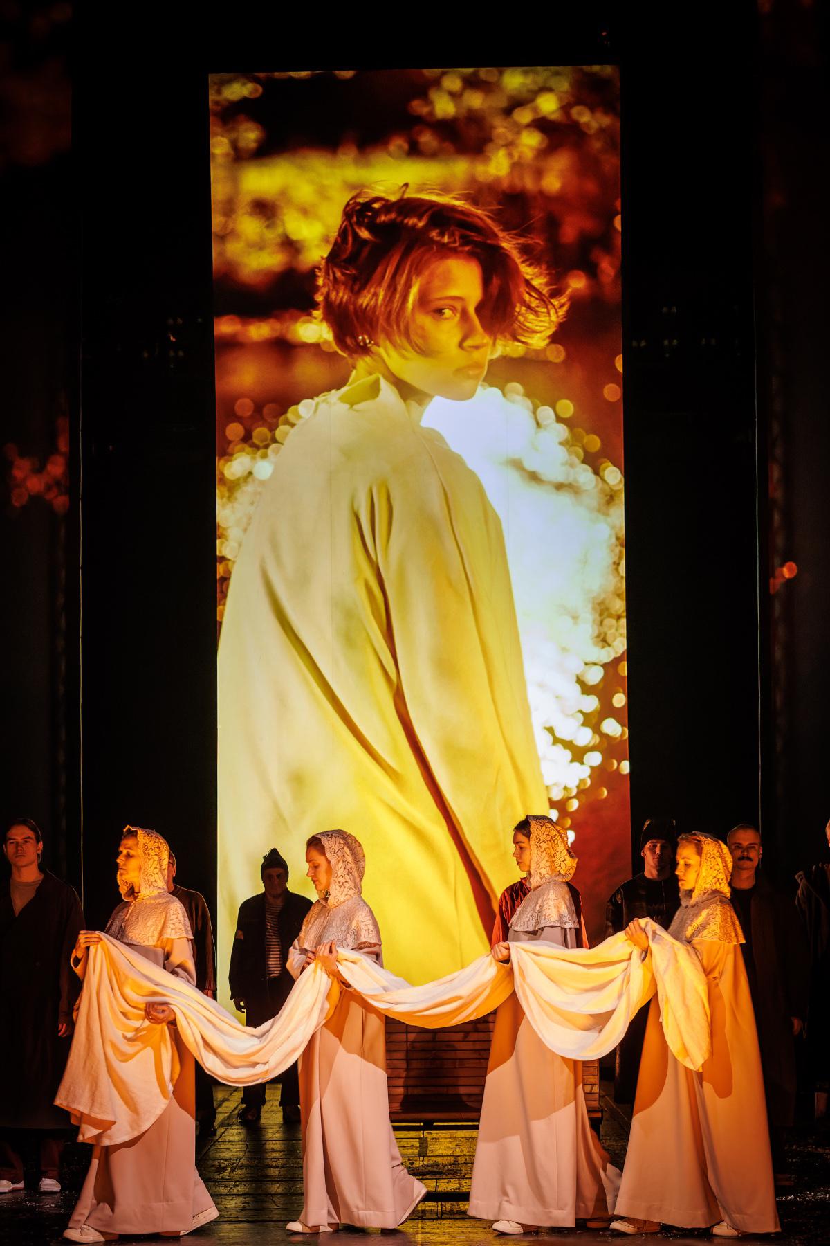 Премьера спектакля «Утренний предшественник» Романа Михайлова на сцене БДТ имени Товстоногова