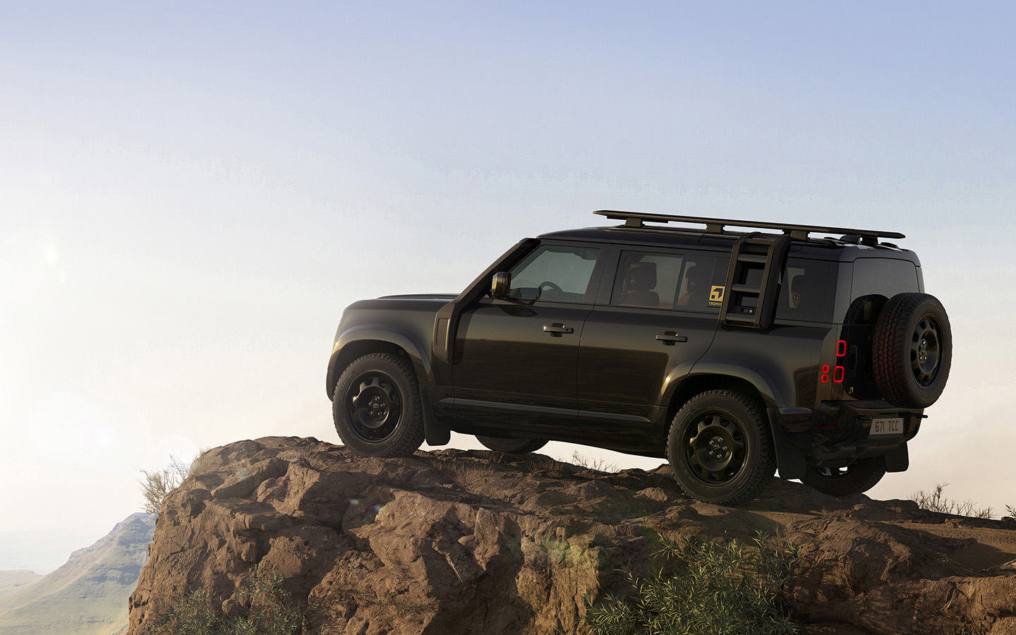 Актуальное поколение Land Rover Defender выпускается с 2019 году