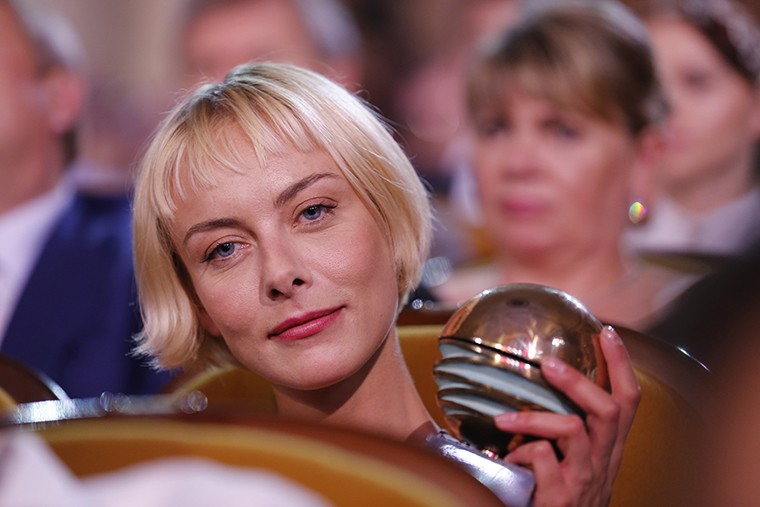 Актриса Северия Янушаускайте, получившая приз за лучшую женскую роль в фильме Анны Меликян "Звезда". 