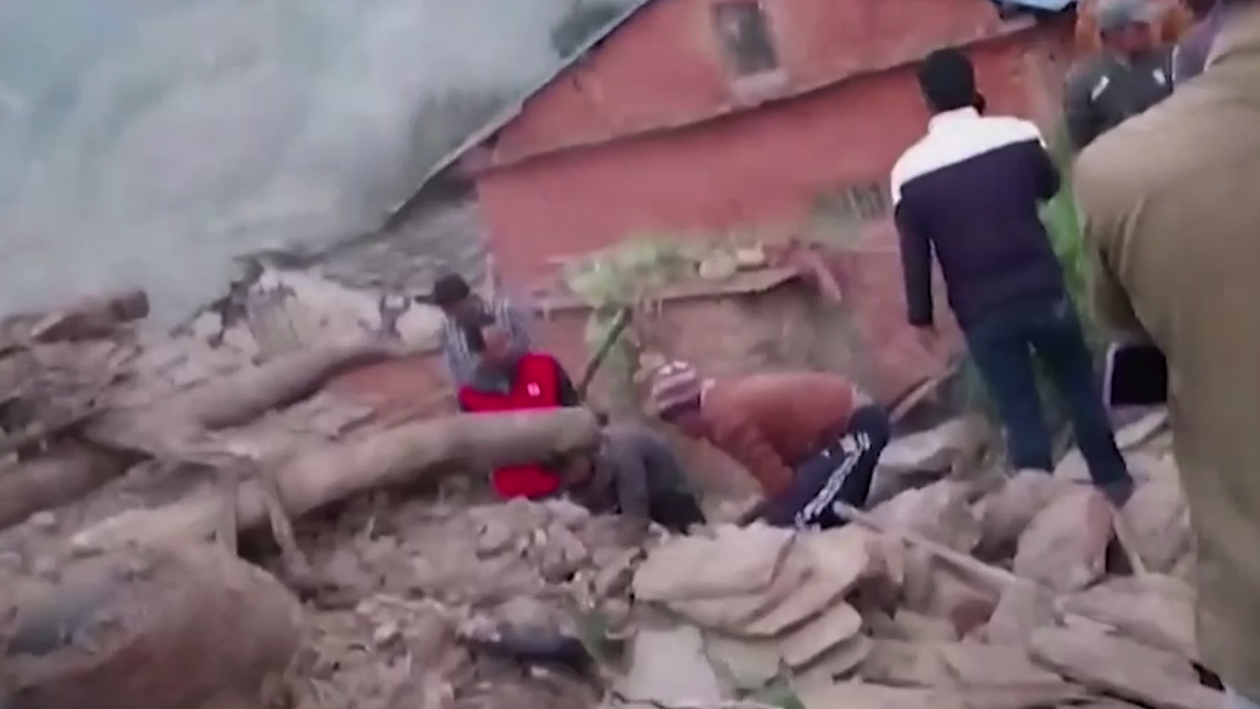 Шесть человек погибли во время землетрясения в Непале