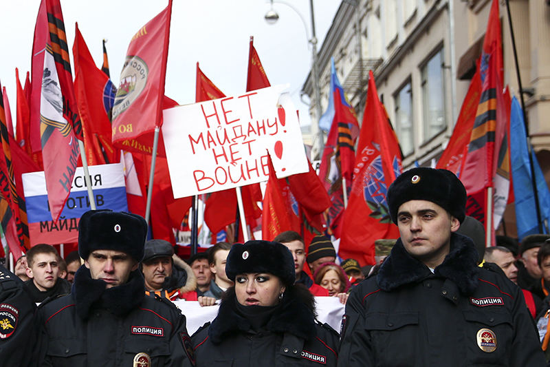 Во время шествия движения «Антимайдан» под девизом «Год Майдану. Не забудем, не простим!»