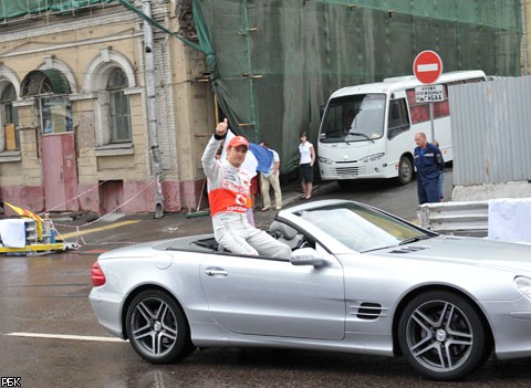 В Москве показали свой класс звезды "Формулы 1"