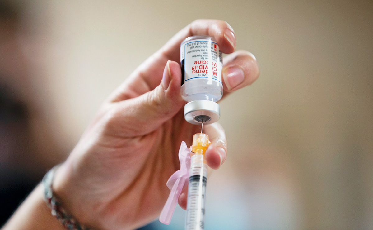 В ЕС одобрили использование вакцины от коронавируса Moderna