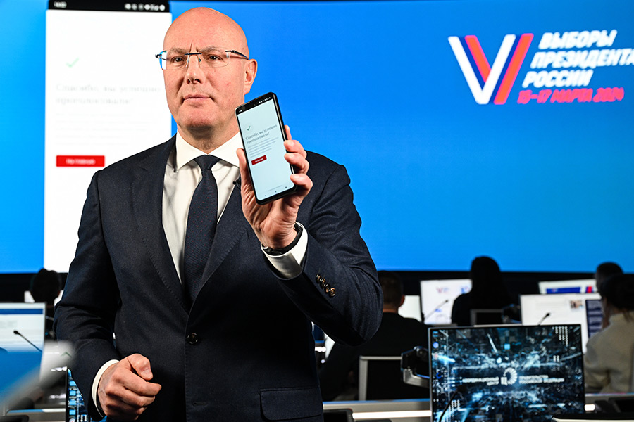 Вице-премьер Дмитрий Чернышенко отдал свой голос при помощи дистанционного электронного голосования.