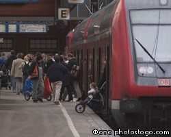 Годовалый малыш выжил после падения под поезд