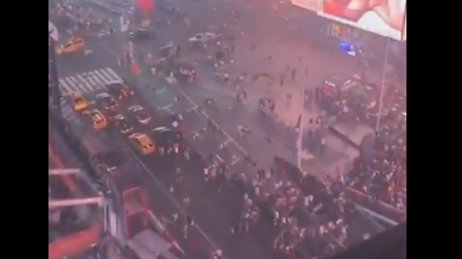 Три человека пострадали из-за стрельбы на Таймс-сквер в Нью-Йорке