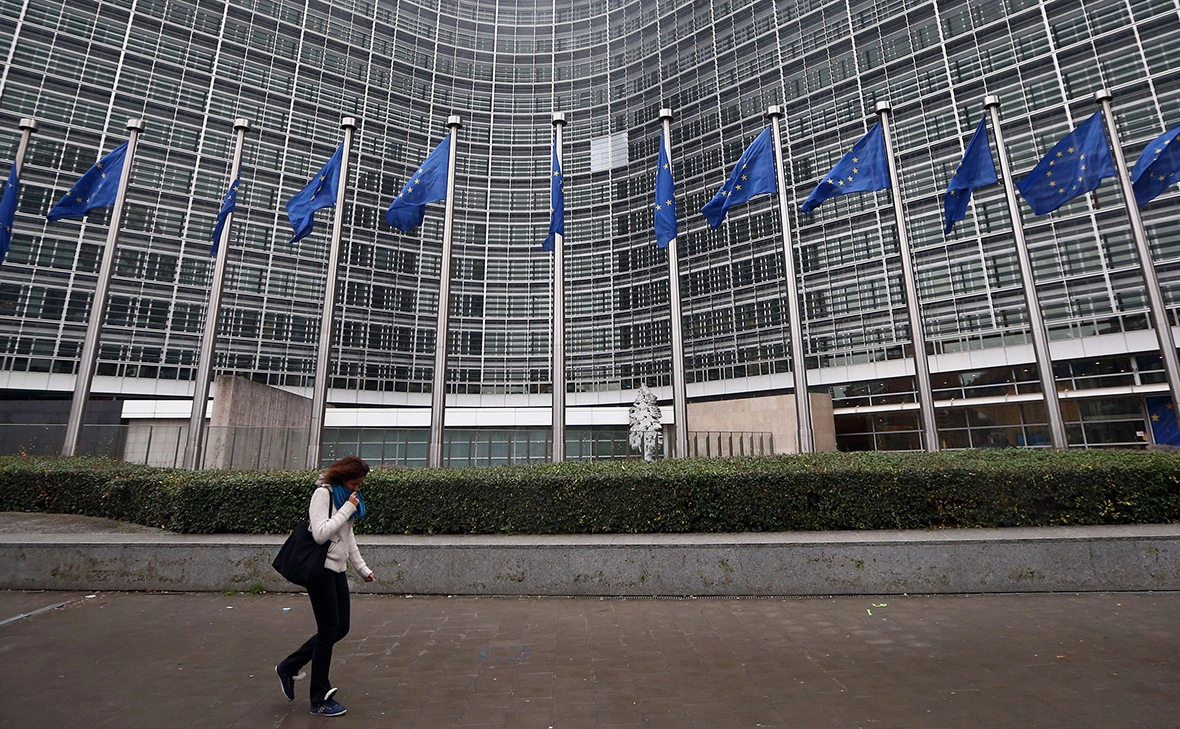 Carl Court / Getty Images