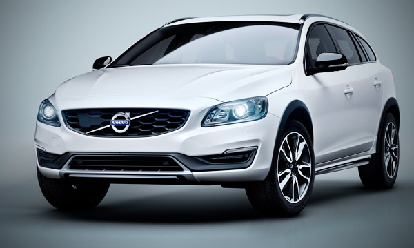 Volvo назвала российские цены на вседорожные версии V60 и S60