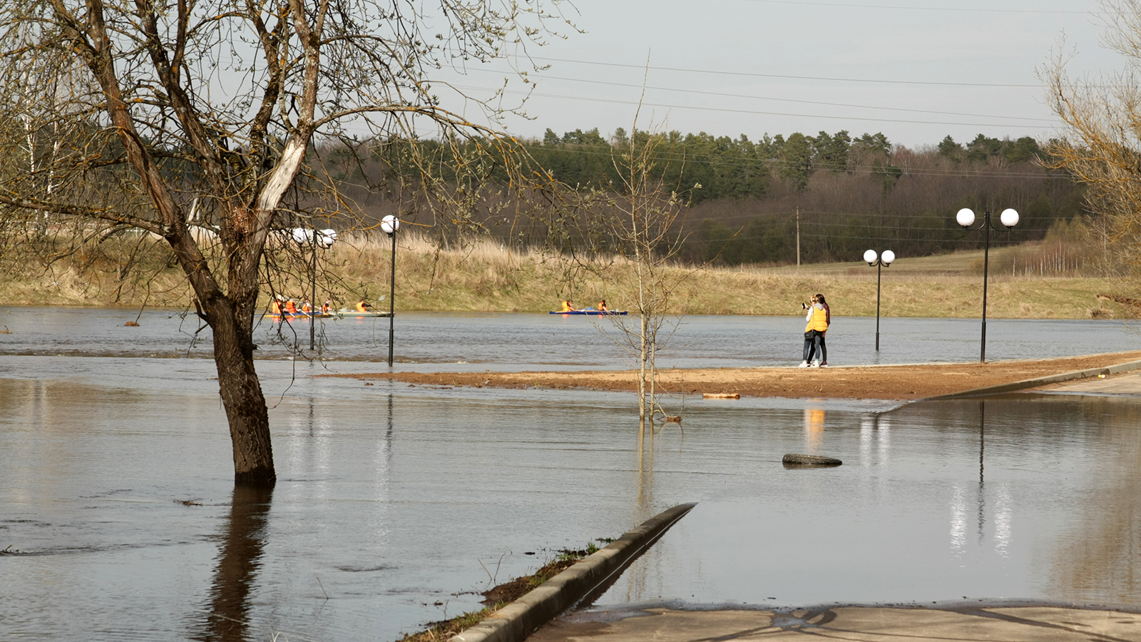 В Подмосковье объявлен желтый уровень погодной опасности. В чем причина