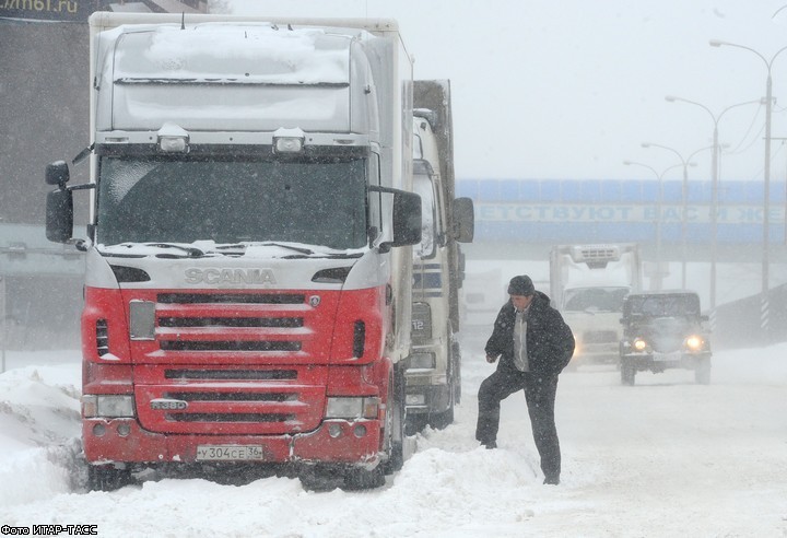 Последствия сильных снегопадов в Ростове-на-Дону