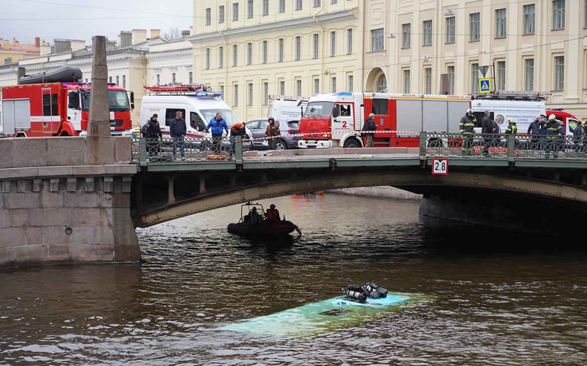 Четыре человека погибли в ДТП с автобусом в Петербурге