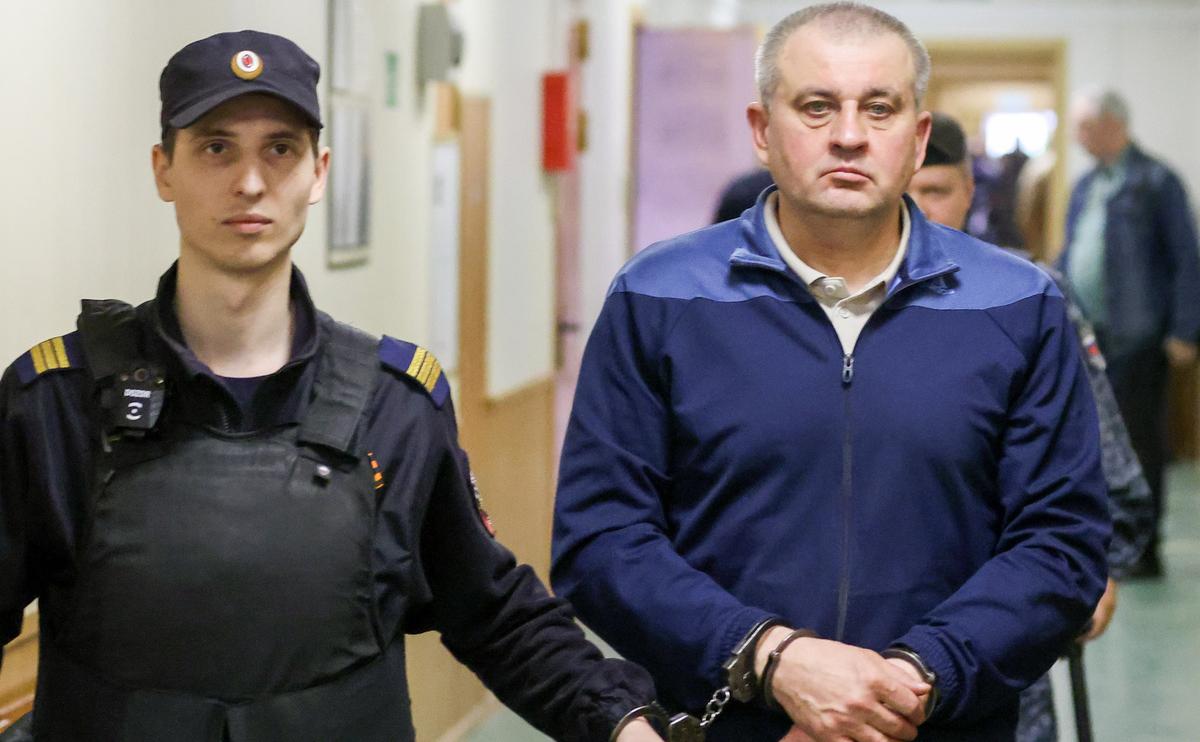 Бывший заместитель начальника Генерального штаба — начальник главного управления связи Вооруженных сил России генерал-лейтенант Вадим Шамарин