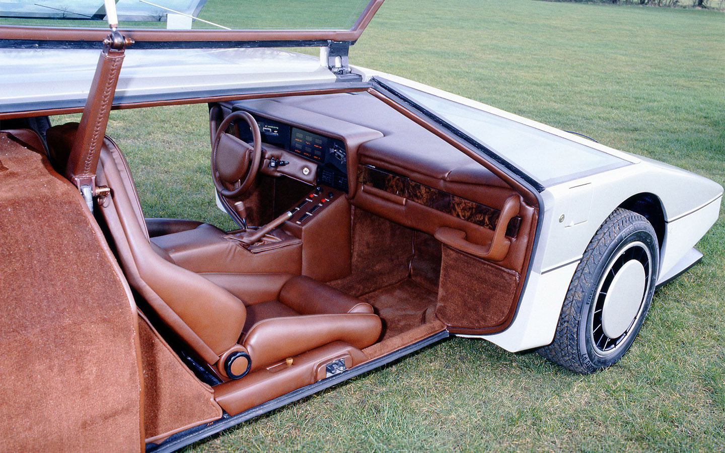 Aston Martin Bulldog